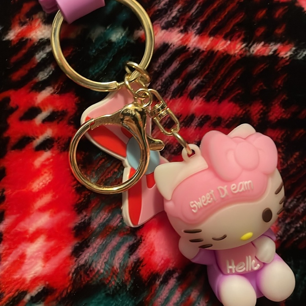Hello Kitty keychain - Picture 2 of 4
